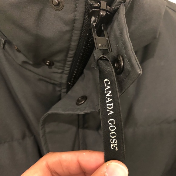 Authentic Canada Goose Wyndham Parka - Picture 3 of 8